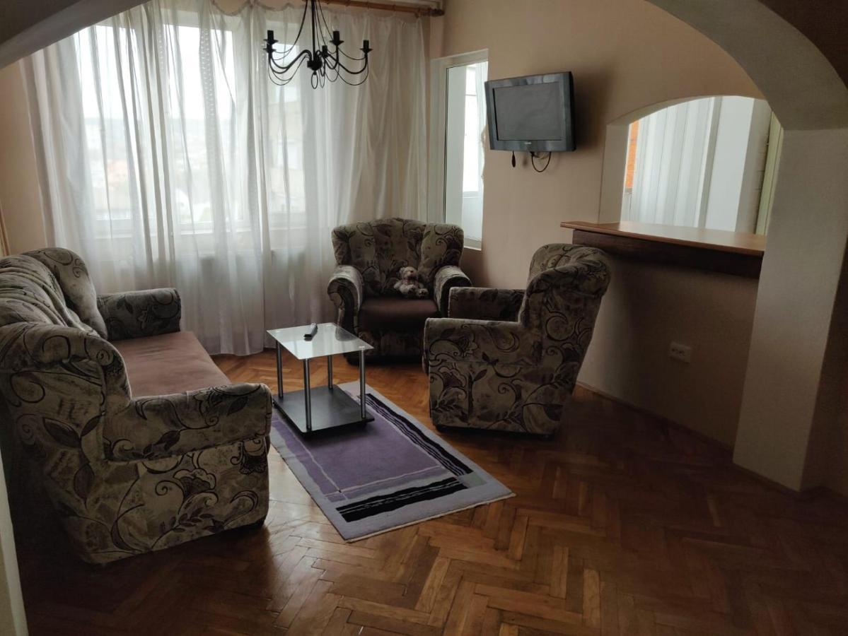 Pelican Proxy Apartment Oradea Exterior foto
